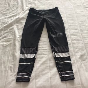 lilybod legging size small. never worn